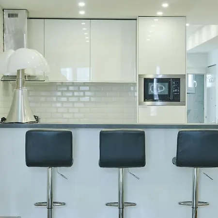 Type F2 Renove- Quartier Elysee *