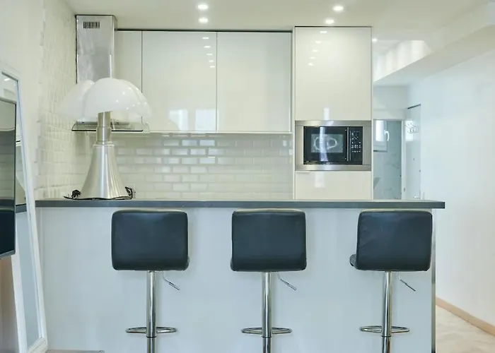 Type F2 Renove- Quartier Elysee *